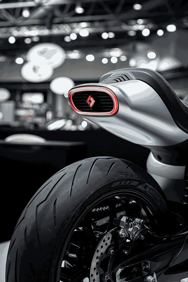 Электрическая ракета с турбиной и разгоном до 100 км/ч за 2,6 секунды. Представлен байк будущего &mdash; Rocket One